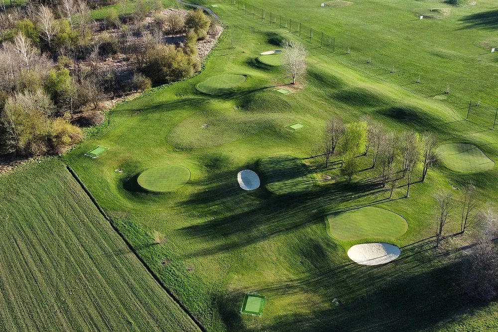 Aerial view of the pitch & putt short course at Golfclub Schloss Finkenstein